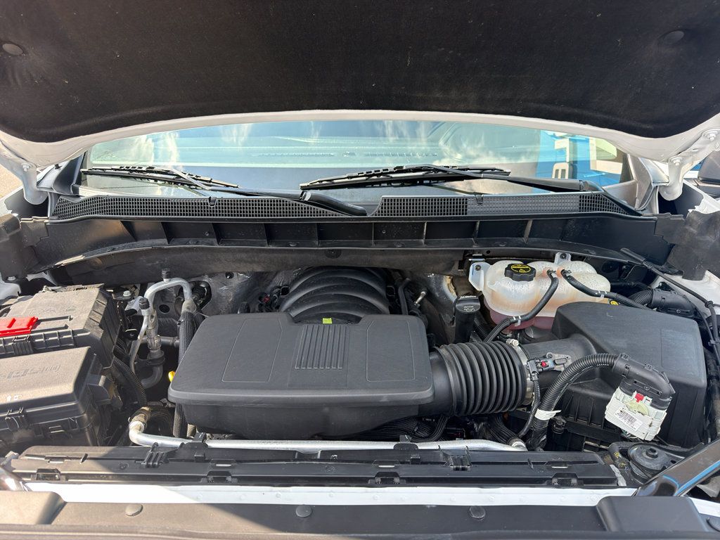 Used 2025 Chevrolet Silverado 1500 LT AWD/4WD image 8