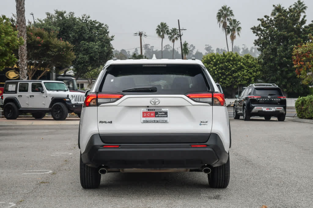 Used 2025 Toyota RAV4 XLE AWD/4WD image 9