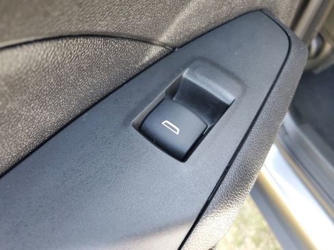 Used 2025 Chevrolet Trax LT w/ LT Convenience Package image 17