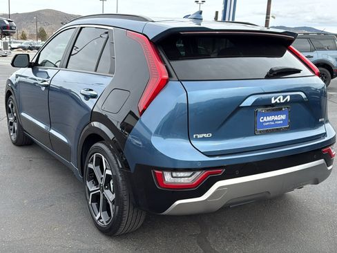 Used 2024 Kia Niro SX Touring image 5