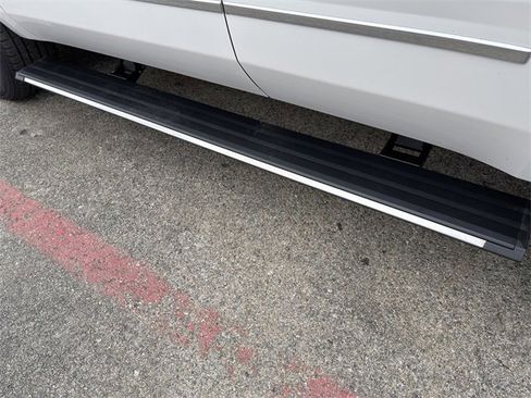 Used 2017 GMC Yukon Denali w/ Open Road Package image 10