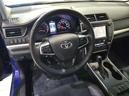 Used 2015 Toyota Camry XSE w/ Advanced Technology Package FWD image 2