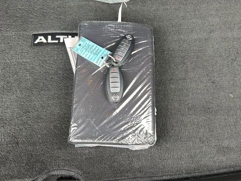 Used 2020 Nissan Altima 2.5 S FWD image 26
