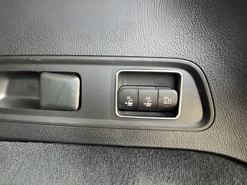 Used 2024 Mercedes-Benz GLS 450 4MATIC image 31