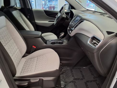 Used 2023 Chevrolet Equinox LS w/ LS Convenience Package FWD image 10