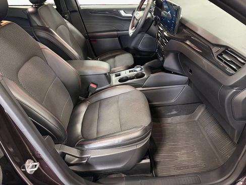 Used 2023 Ford Escape ST-Line w/ Tech Pack #1 AWD/4WD image 9