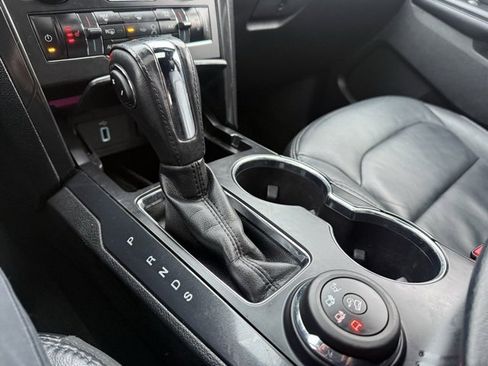 Used 2018 Ford Explorer XLT w/ Equipment Group 202A image 25