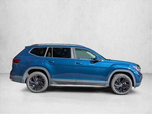 Used 2022 Volkswagen Atlas SE w/ Panoramic Sunroof Package image 4