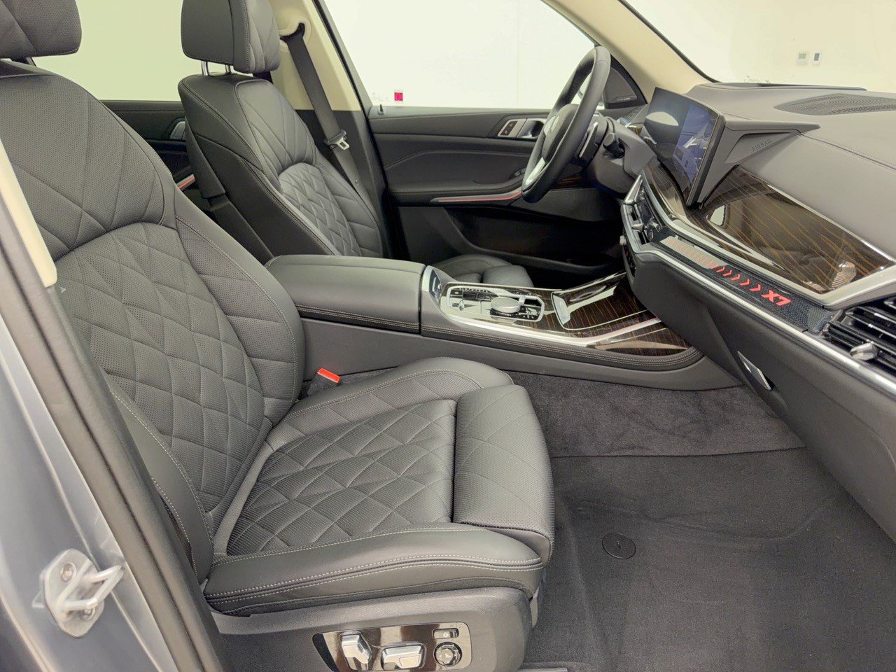Certified 2024 BMW X7 xDrive40i AWD/4WD image 30