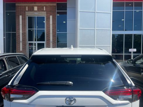 Used 2024 Toyota RAV4 LE AWD/4WD image 3