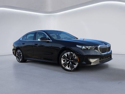 New 2026 BMW 530i xDrive w/ Premium Package image 1