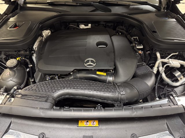 Used 2023 Mercedes-Benz GLC 300 4MATIC Coupe image 26