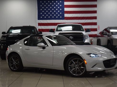Used 2018 MAZDA MX-5 Miata RF Grand Touring image 2