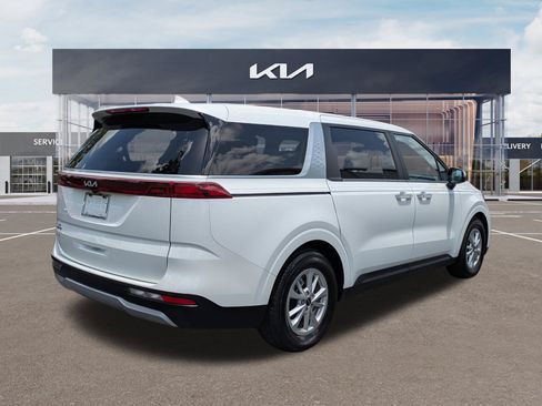 Certified 2024 Kia Carnival LX FWD image 4
