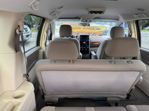 Used 2008 Chrysler Town & Country LX FWD image 21