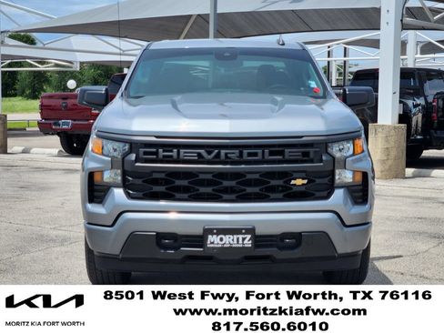 Used 2023 Chevrolet Silverado 1500 Custom RWD image 2