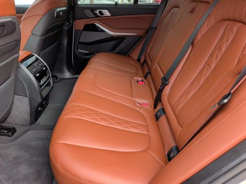 Used 2026 BMW X5 sDrive40i w/ Executive Package RWD image 40