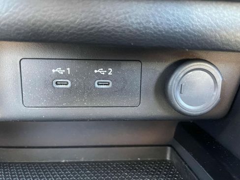 Used 2025 Nissan Rogue SV FWD image 29