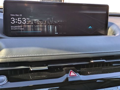 Used 2023 Genesis G80 2.5T image 22