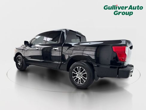 Used 2021 Nissan Titan SV w/ SV Convenience Package RWD image 4