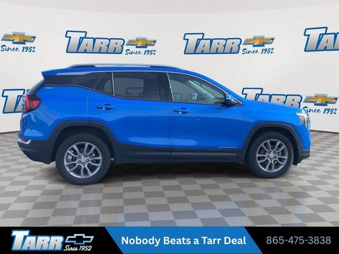 Used 2024 GMC Terrain SLT AWD/4WD image 9
