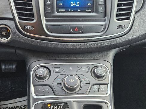 Used 2015 Chrysler 200 Limited image 14
