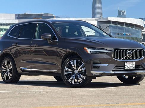Certified 2023 Volvo XC60 B5 Plus AWD/4WD image 1