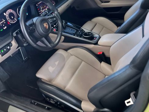 Certified 2025 Porsche 911 Carrera RWD image 6