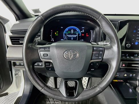 Used 2025 Toyota Camry SE w/ Convenience Package AWD/4WD image 12