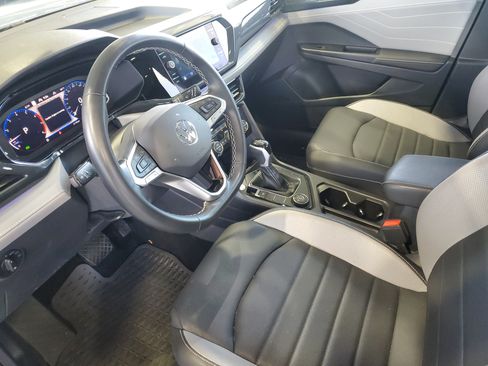 Used 2024 Volkswagen Taos SEL AWD/4WD image 17