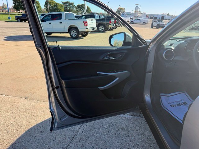 Certified 2024 Chevrolet Trax LS w/ LS Convenience Package FWD image 32