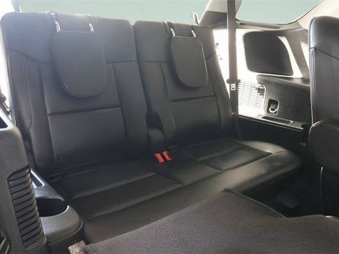 Used 2023 Ford Explorer XLT w/ Equipment Group 202A image 31