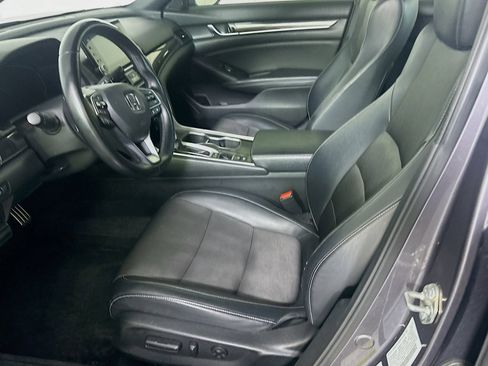 Used 2018 Honda Accord Sport image 13