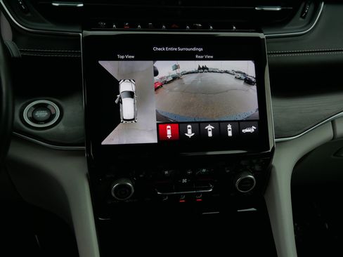 Used 2021 Jeep Grand Cherokee L Overland w/ Advanced Protech Group III image 33