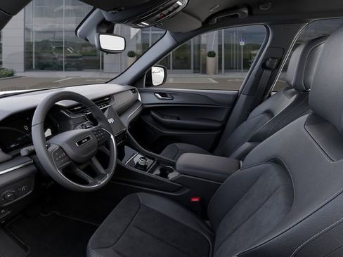 New 2025 Jeep Grand Cherokee Altitude image 22