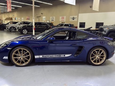 Used 2024 Porsche 718 Cayman image 7