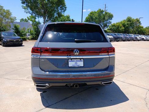 New 2026 Volkswagen Atlas SE FWD image 4