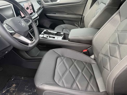 New 2026 Volkswagen Atlas Cross Sport SE image 7