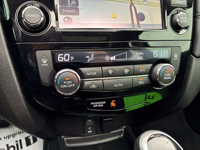 Used 2017 Nissan Rogue SL w/ SL Premium Package AWD/4WD image 32