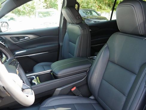New 2026 Chevrolet Traverse LT w/ Enhanced Driving Package FWD image 9