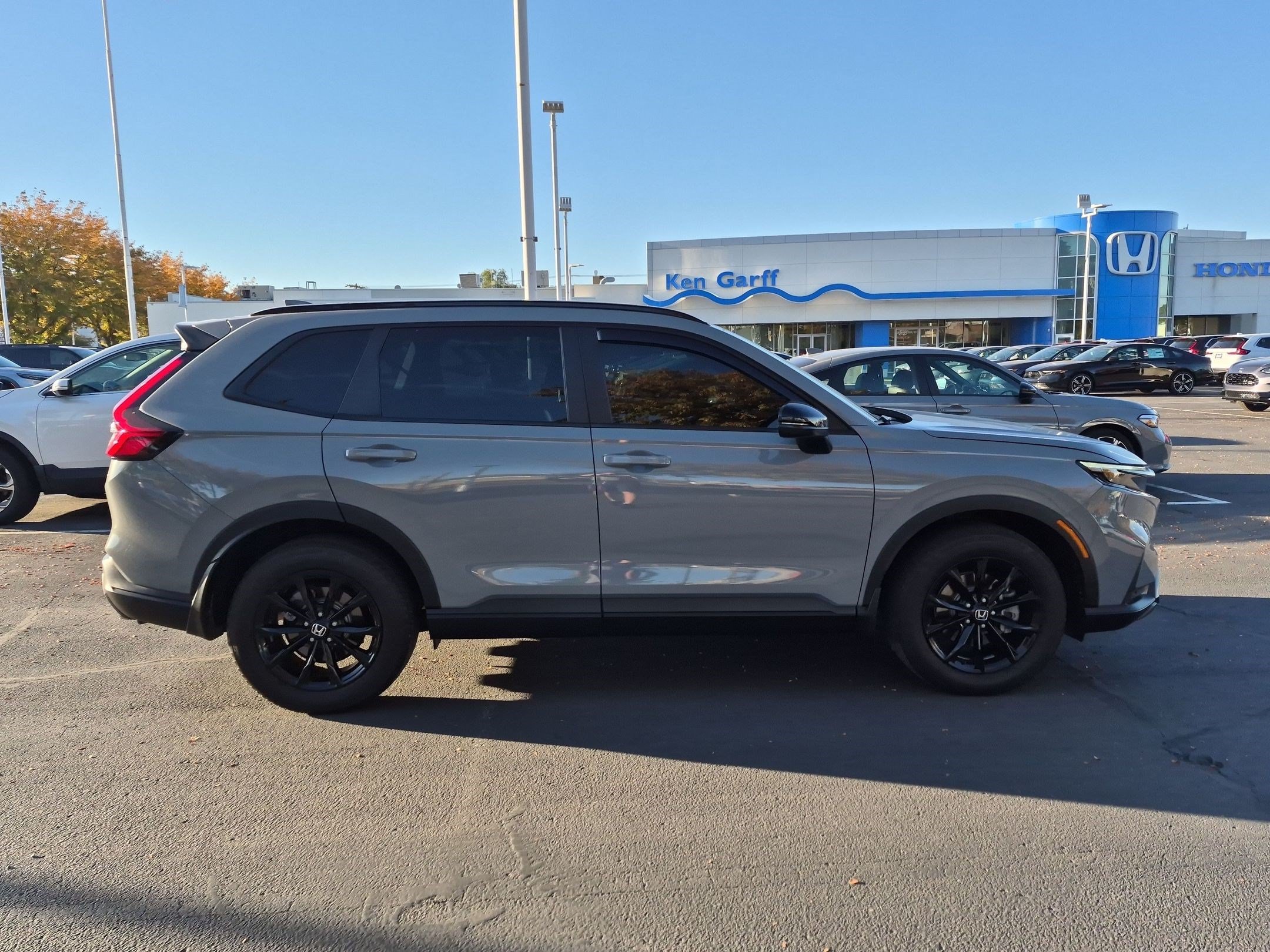 Used 2025 Honda CR-V Sport-L image 2