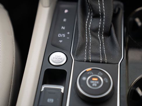 Used 2022 Volkswagen Atlas SE image 36