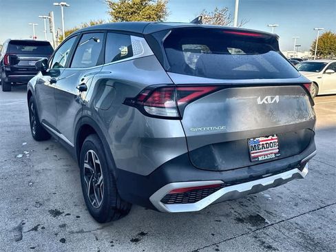 Used 2023 Kia Sportage LX image 5
