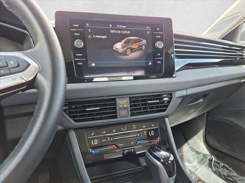 Used 2025 Volkswagen Jetta SE FWD image 15