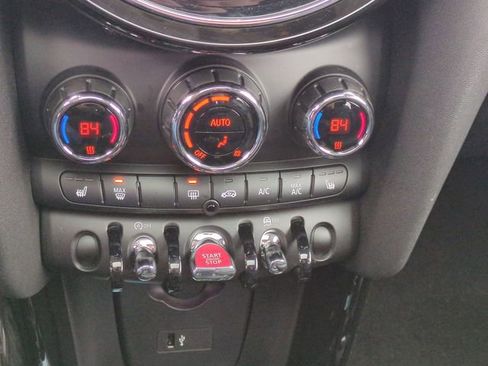 Used 2024 MINI Cooper 2-Door Hardtop image 23