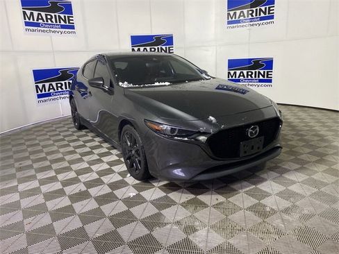 Used 2022 MAZDA MAZDA3 s image 1