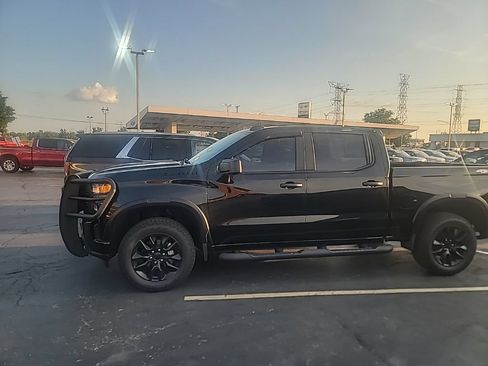 Used 2021 Chevrolet Silverado 1500 Custom w/ LPO, Dark Essentials Package AWD/4WD image 3