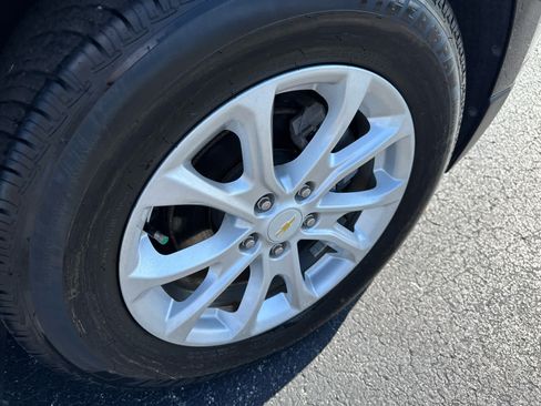 Used 2019 Chevrolet Equinox LT FWD image 7