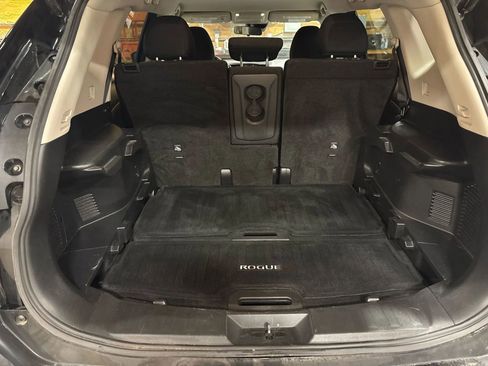 Used 2020 Nissan Rogue S w/ Special Edition Package image 35