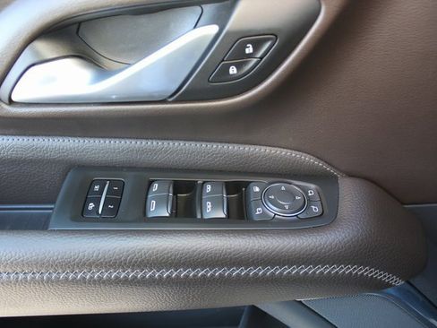 Used 2022 GMC Yukon XL Denali w/ Denali Premium Package image 46